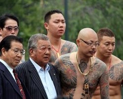 Якудза поддерживают порядок в разрушенных японских городах, - СМИ