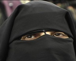 Французские министры одобрили запрет на ношение паранджи 