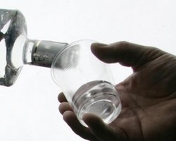 В Беларуси резко подорожала водка