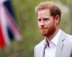 Принц Гаррі відкладе випуск своїх мемуарів з поваги до королеви Єлизавети