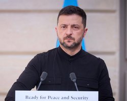 Україна не має права віддавати території за Конституцією та міжнародним правом, — Зеленський