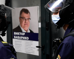 Потенциального конкурента Лукашенко банкира Бабарико осудили на 14 лет (фото)