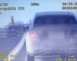 Запізнювалася на манікюр: українка в Польщі мчала до салону краси зі швидкістю понад 200 км/год