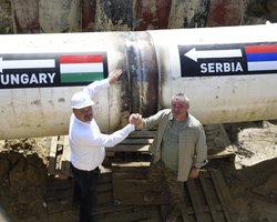 Венгрия теперь будет получать российский газ не из украинского трубопровода