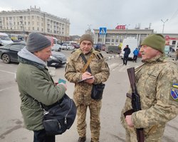 Мобилизация с 1 ноября: снимать работников ТЦК на видео можно, но есть нюанс, — юрист