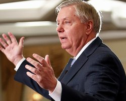 В США хотят ввести "сокрушительные" санкции против России