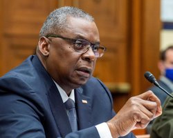 Онкобольной Ллойд Остин примет участие в заседании "Рамштайн": подробности