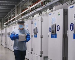 В Crown Agents сообщили, почему вакцину Pfizer в Украину завозят небольшими партиями