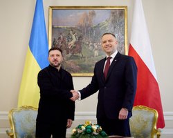 Через УПА: Зеленського можуть позбавити найпрестижнішого польського ордена, — Навроцький