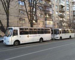 К ЦИК подвозят автобусы с бойцами Нацгвардии, – Чесно