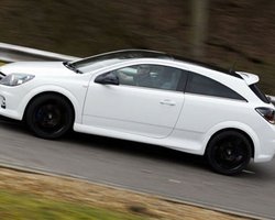 Opel представил спецверсию Astra OPC
