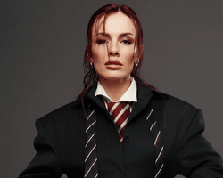 Певица MamaRika и блогерша Валеулина оказались в Дубае во время атаки Ирана (фото)