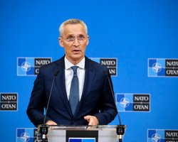 Война РФ против Украины истощила запасы НАТО, нужно нарастить производство, — Столтенберг