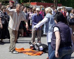 Кабмин выделил пострадавшим от взрывов в Днепропетровске полтора миллиона гривен