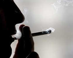 В Исландии сигареты будут продавать только по рецепту врача