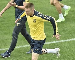 Циганков займається в загальній групі та забиває. Відео з тренування збірної України