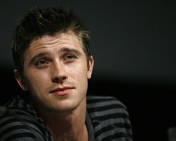 Стал известен исполнитель главной роли в фильме Джоли Несломленный