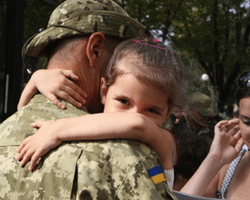 До 10 днів зі збереженням виплат: як військовому отримати відпустку за сімейними обставинами