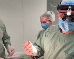 Лікарі витягли уламок міни із серця 4-річної дівчинки, яка потрапила під удар ЗС РФ (відео)