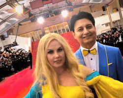 Камалия в патриотическом платье и в компании мужа посетила Каннский кинофестиваль-2023 (фото)