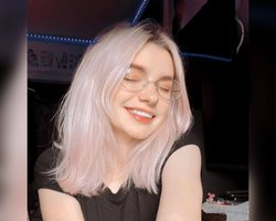 Илон Маск и другие звезды выделили $2,5 млн на муралы в память Ирины Заруцкой