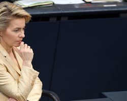 Германия против поставок Киеву вооружений, - министр обороны