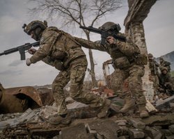 Под Бахмутом ВС РФ "сократились" на 2 подразделения, а остатки сбежали с позиций, — "Айдар"