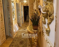 В Одессе продают позолоченную 9-комнатную квартиру за $900 тысяч: чем она особенная (фото, видео)