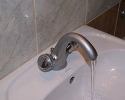 Киевводоканал предлагает поднять тарифы на воду