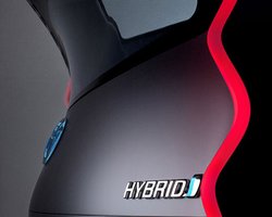 Toyota запустит в серию маленький городской гибрид