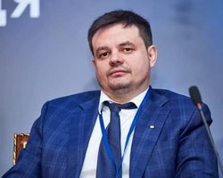 Договорился за донат: ВАКС освободил адвоката, причастного к взятке экс-главы Верховного Суда Князева