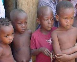 Граждане США пытались вывезти из Гати 33 ребенка