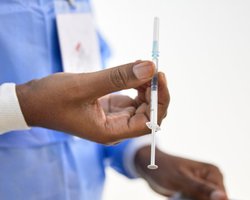 "Доказів немає", — в AstraZeneca заперечують утворення тромбів через їх вакцину