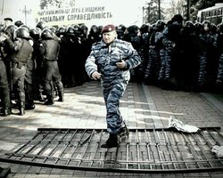 Журналистам запрещают снимать митинг из окон Верховной Рады