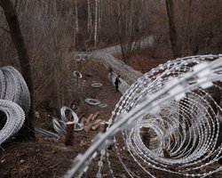 Потратят более 70 млн грн: Донецкая ОГА закупает колючую проволоку для Покровска и Краматорска