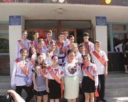 Класс "У". Как выпускники в Севастополе поддержали Украину 