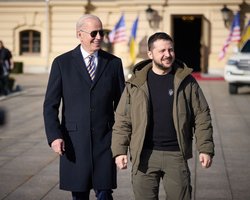 Приезд "барина" и "демонстративное унижение": как в РФ отреагировали на визит Байдена в Киев