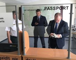 200 международных наблюдателей уже прибыли на внеочередные выборы в ВР, – Госпогранслужба