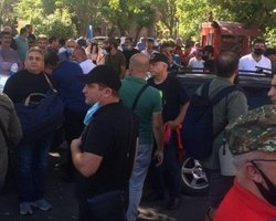 Война в Карабахе: Армения ввела военное положение