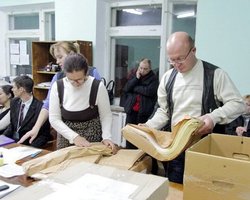 В одном из горячих округов противостояние продолжается: суд обязал пересчитать голоса