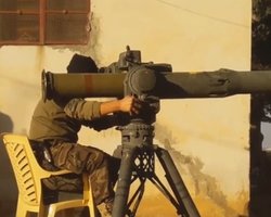 Сирийские повстанцы подбили из американского ПТРК танк сил Асада Т-90А