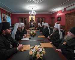 Синод УПЦ МП запретил своему духовенству идти на Объединительный собор