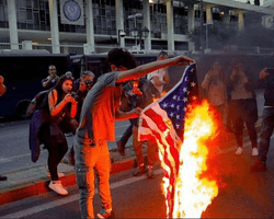 В Греции протестуют против авиаударов по Сирии, полиция применяет слезоточивый газ