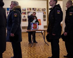 За полтора часа до окончания голосования явка в России составила 57,74%