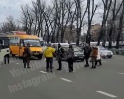 Полиция массово штрафует общественный транспорт в Киеве: водители боятся тормозить (видео)