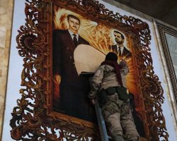 В Сирии новая власть требует у России выдать Башара Асада, — Reuters