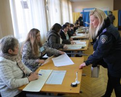 ЦИК обработала первые протоколы: лидирует Народный фронт