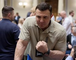 Личная армия? Кто избил военного в Днепре и почему нардепов сопровождают ЧВК