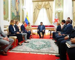 В Венесуэлу прилетел первый самолет с гуманитарной помощью Красного Креста