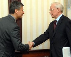 Азаров поставил цель: обучить украинцев компьютерной грамоте